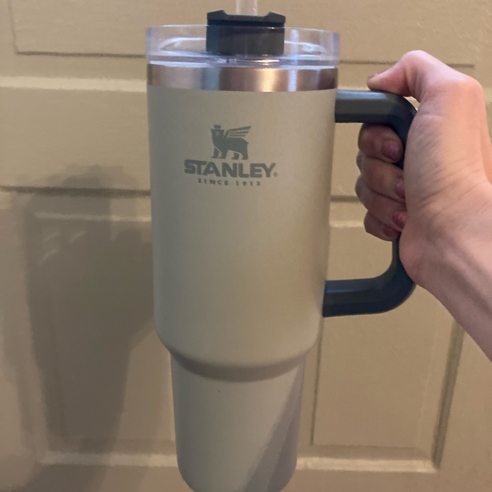 **LIMITED EDITION** Stanley ADVENTURE QUENCHER TRAVEL TUMBLER 40 OZ